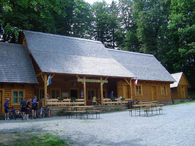 Zlatokopecke sruby u zlatorudnych mlynu